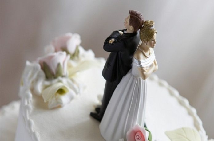 Newlyweds get divorced in three minutes after marriage