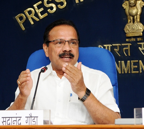 The_Union_Minister_for_Law_&_Justice,_Shri_D.V._Sadananda_Gowda_addressing_a_press_conference_to_mark_the_completion_of_two_years_of_the_Government,_in_New_Delhi_on_May_25,_2016JJ