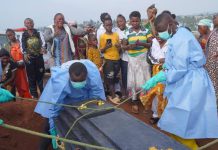 Fatal Shooting at Ebola Burial Deepens Crisis in Congo